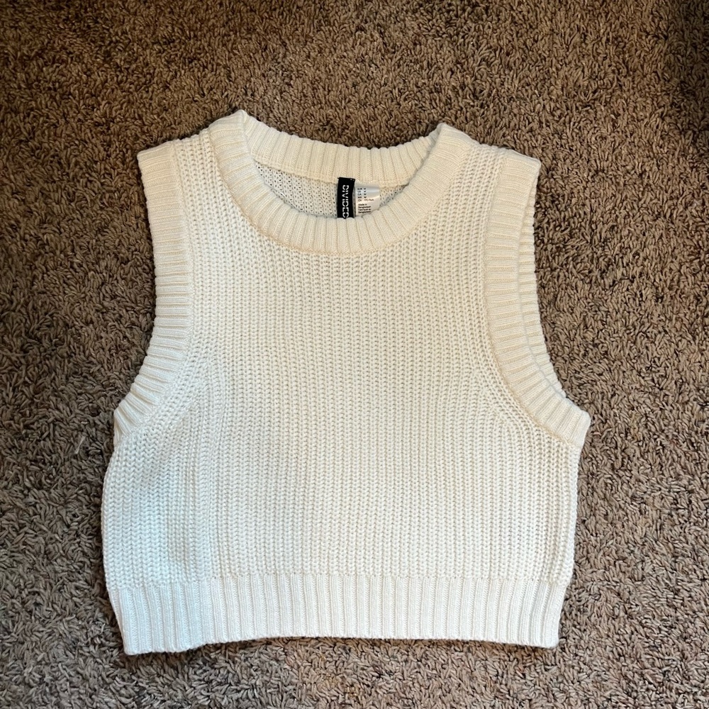H&M White sweater vest - size medium.